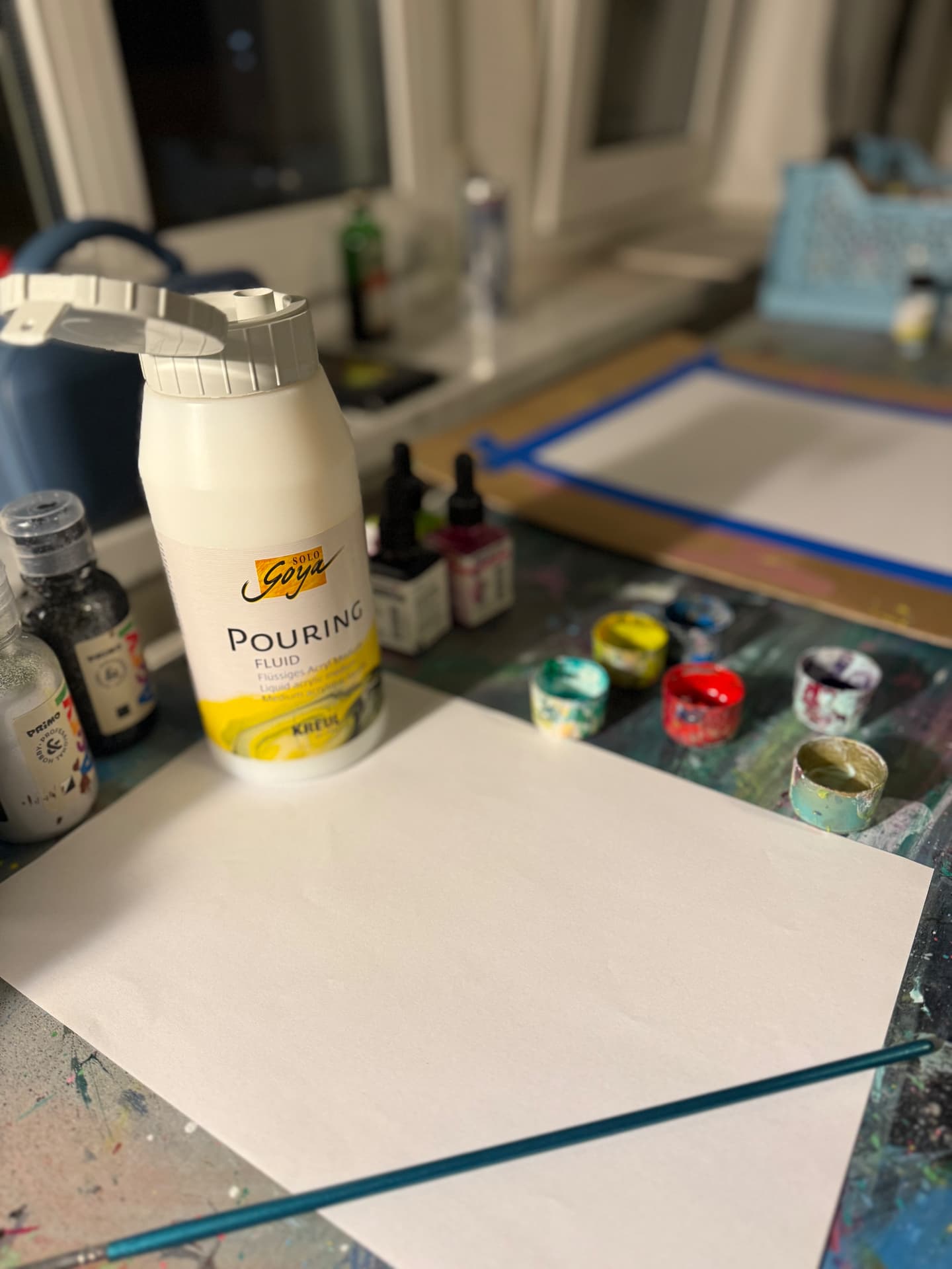 Acrylfarben und Materialien für kreatives Arbeiten